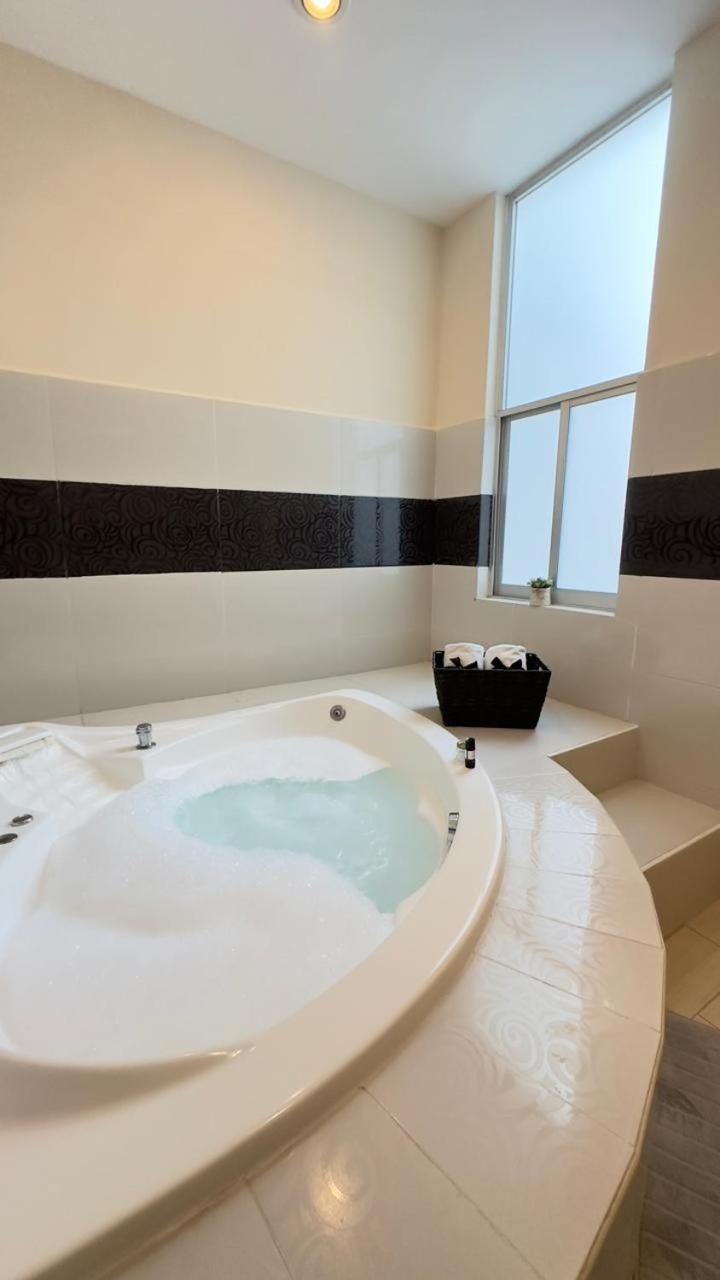 Hotel Quinta 테키스키아판 외부 사진